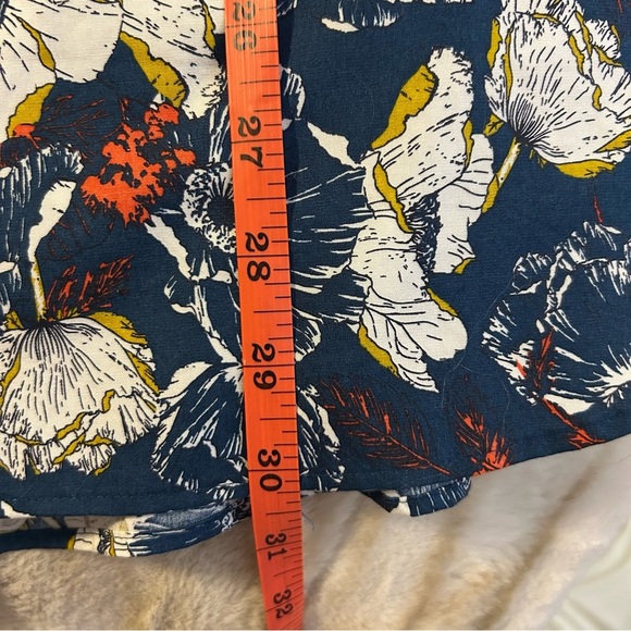 Duluth Trading Co. Wrinklefighter Floral Tunic - Picture 6 of 7